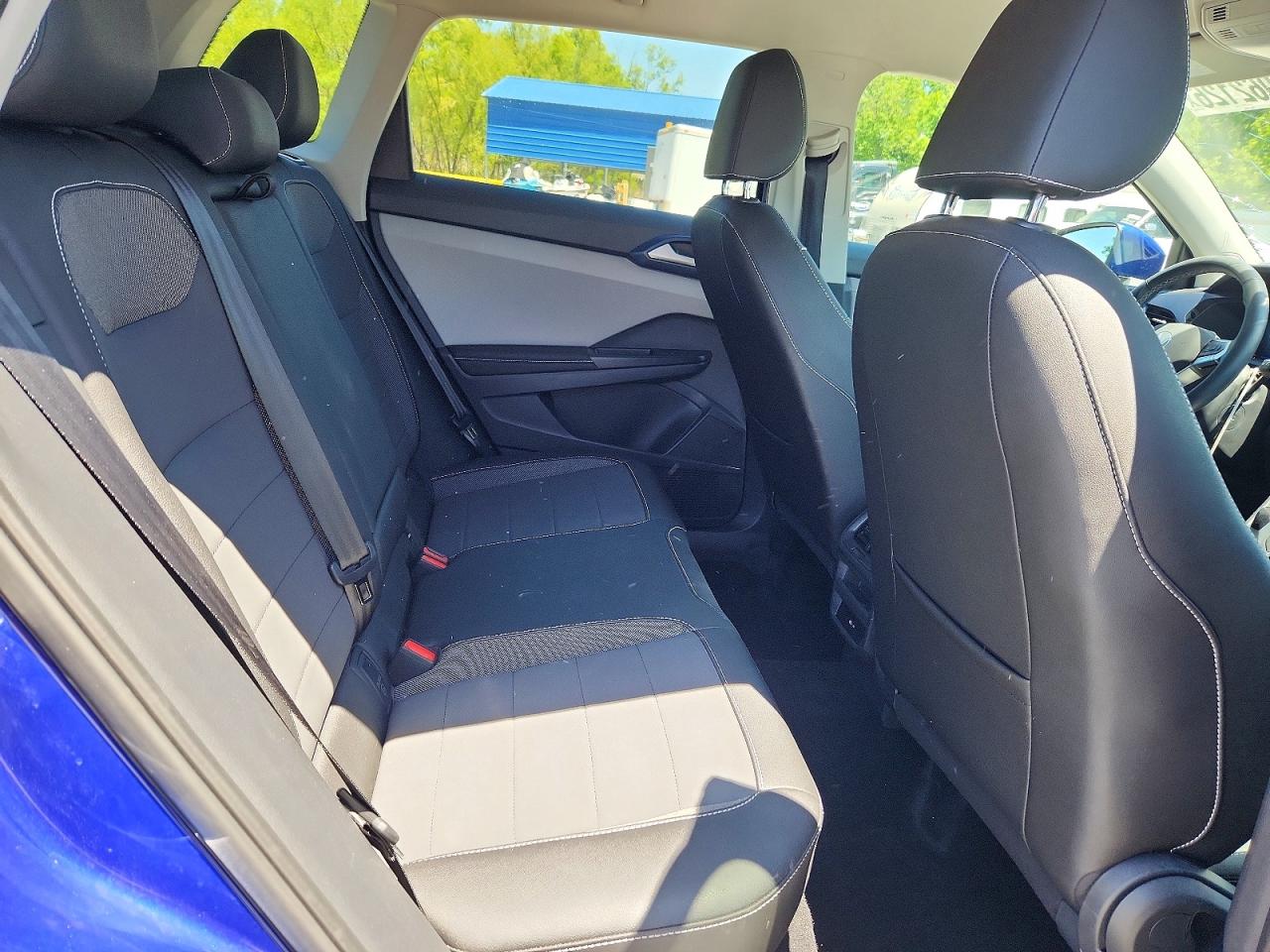 2024 VOLKSWAGEN TAOS SE photo 31