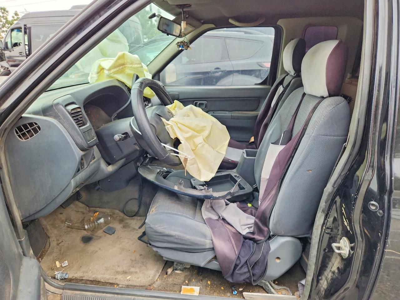 2001 NISSAN FRONTIER KING CAB XE photo 13