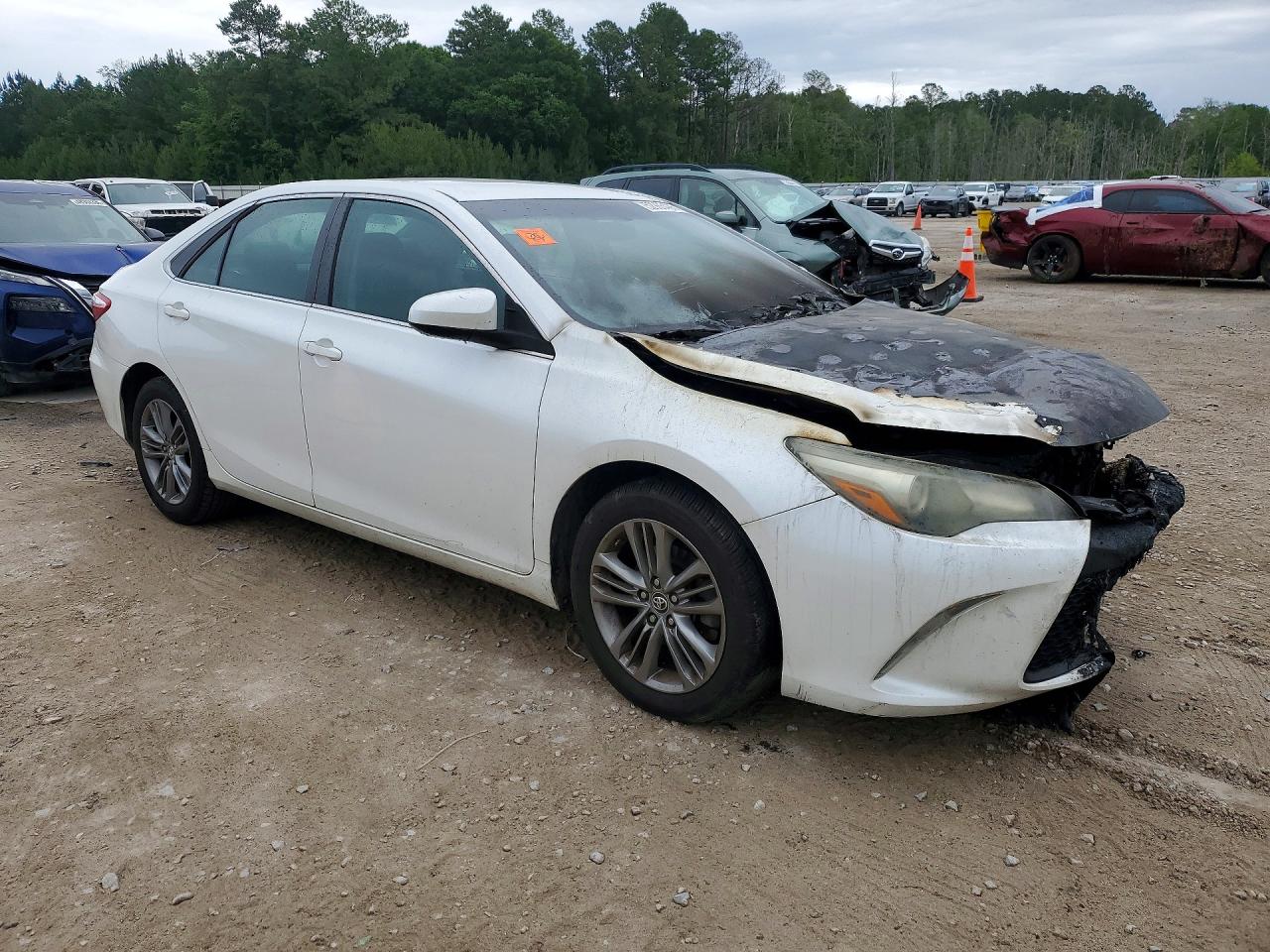 2016 TOYOTA CAMRY SE photo 7