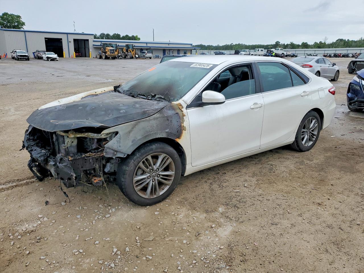 2016 TOYOTA CAMRY