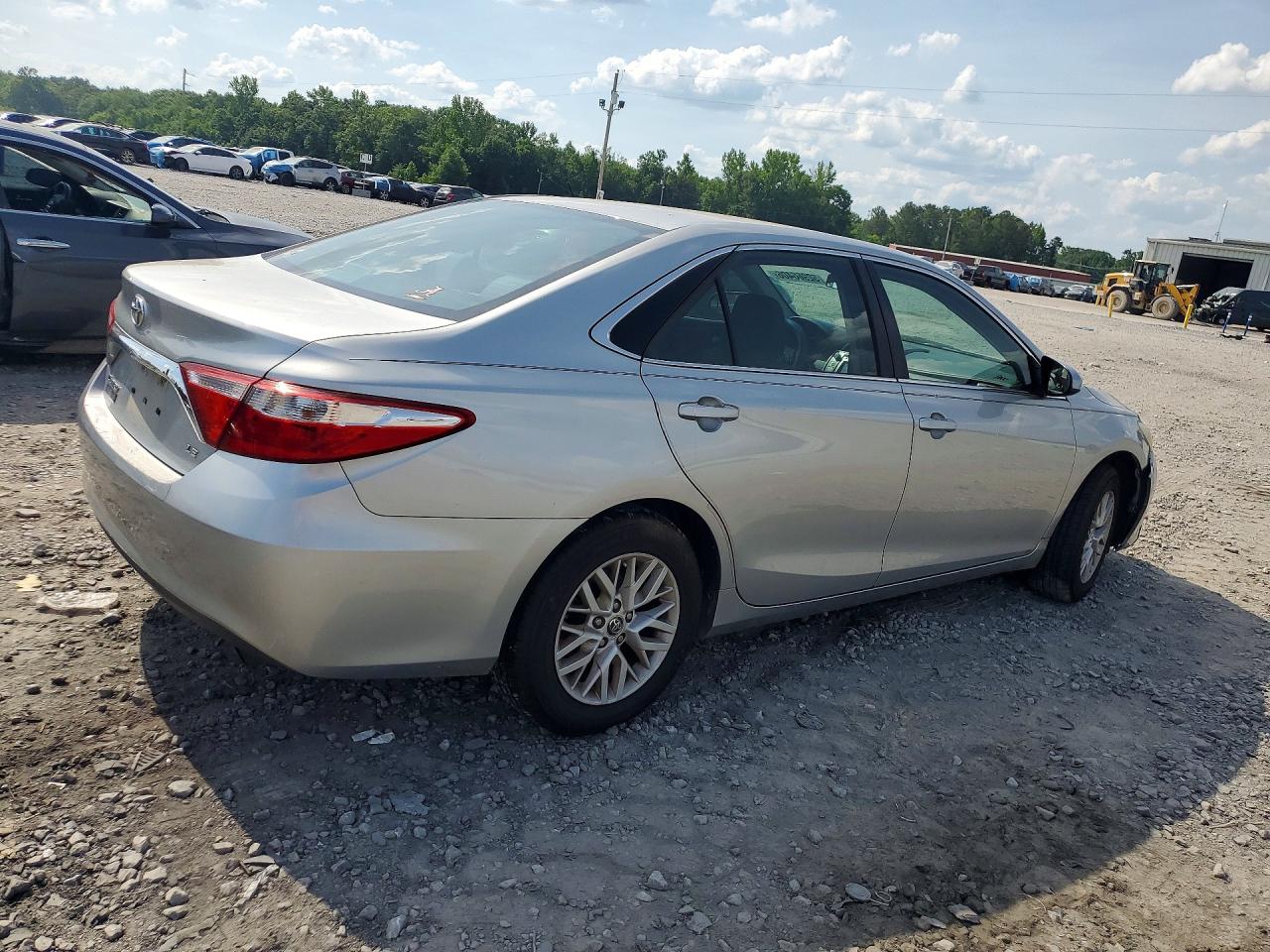 2016 TOYOTA CAMRY LE photo 5