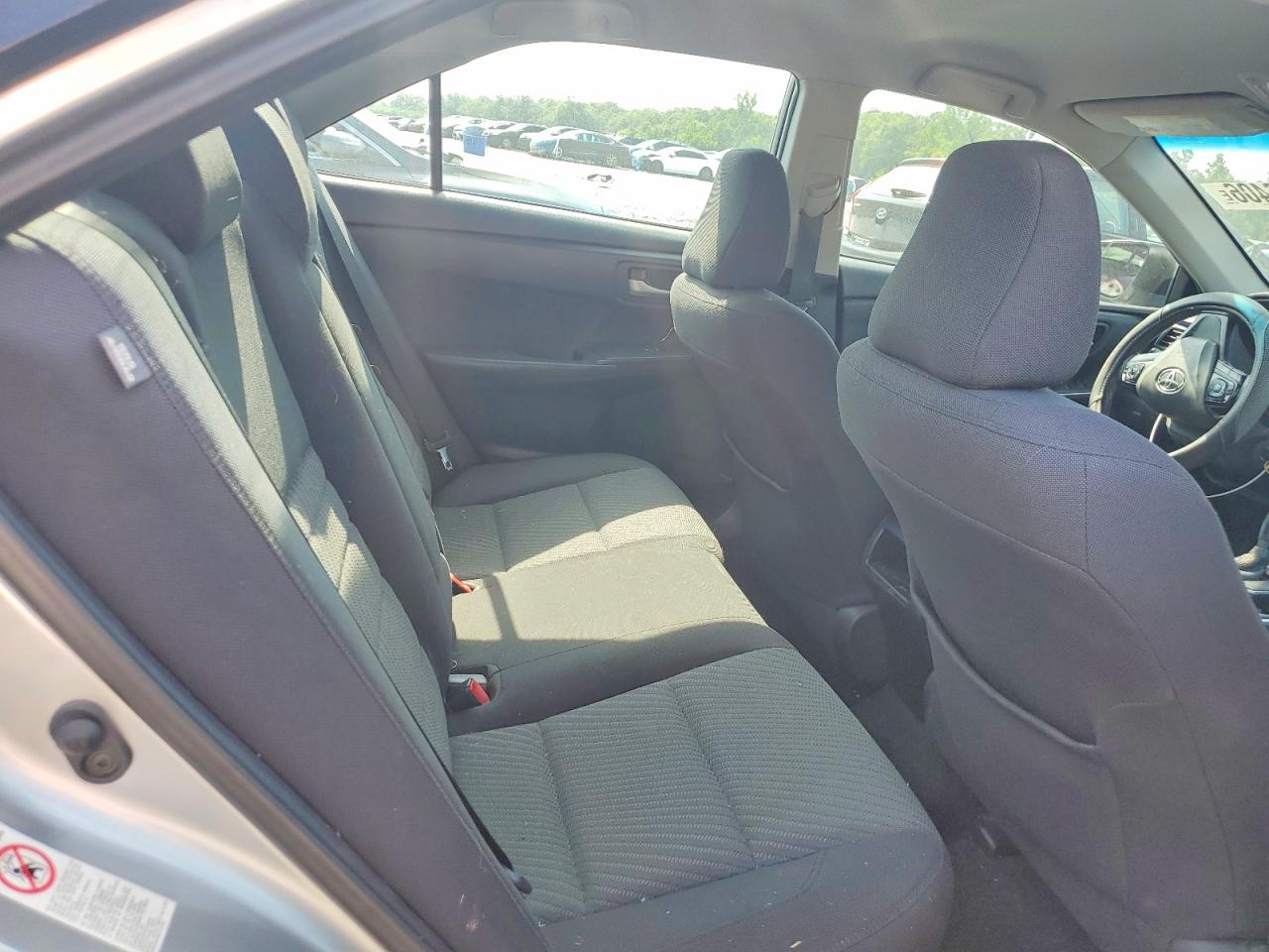 2016 TOYOTA CAMRY LE photo 19
