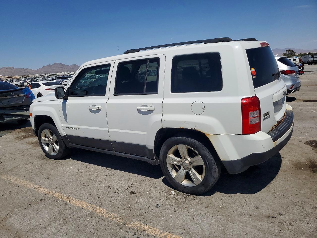 2014 JEEP PATRIOT LATITUDE photo 4