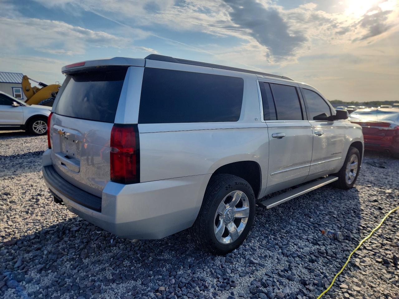 2018 CHEVROLET SUBURBAN K1500 LT photo 5