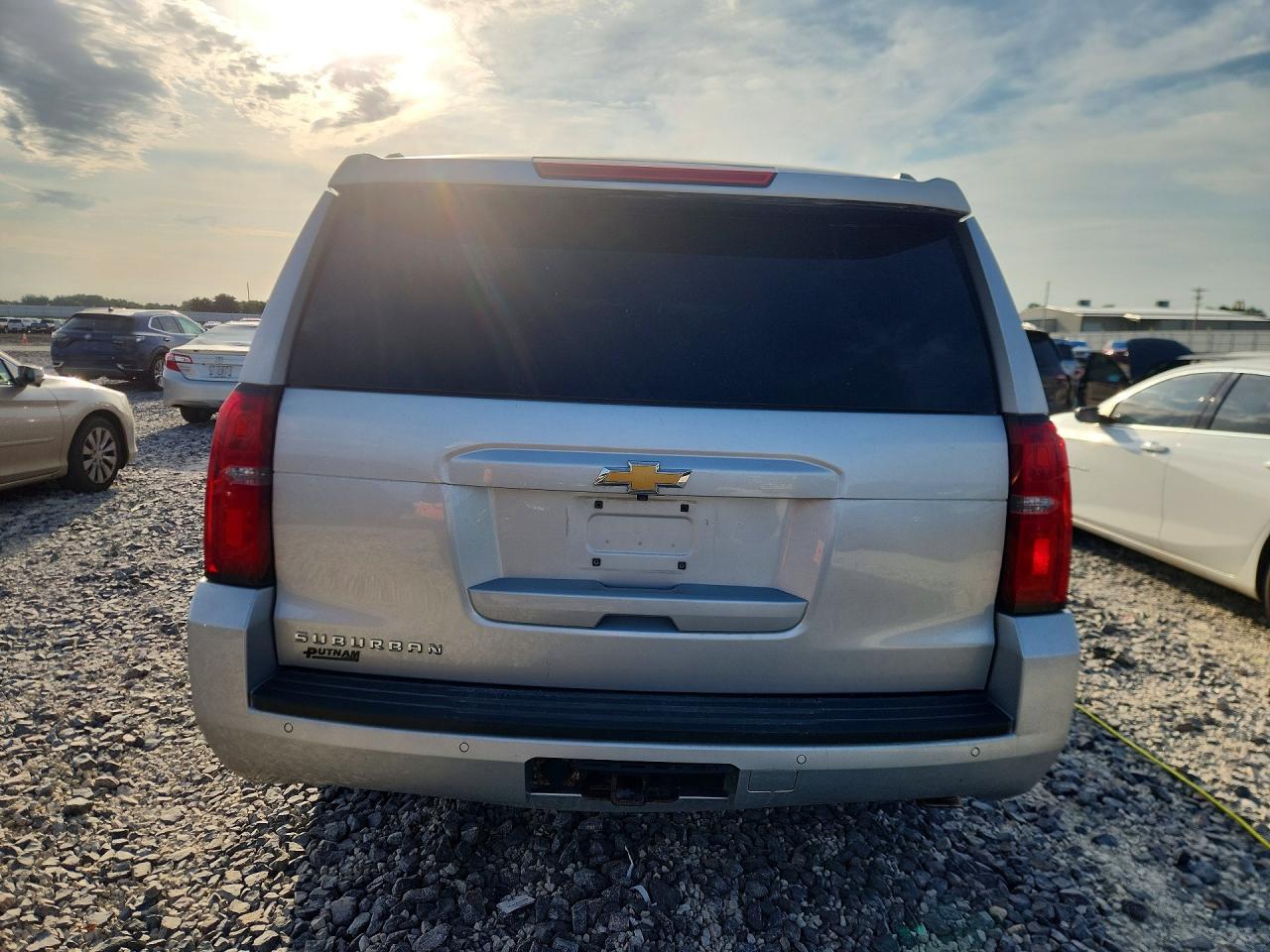 2018 CHEVROLET SUBURBAN K1500 LT photo 11