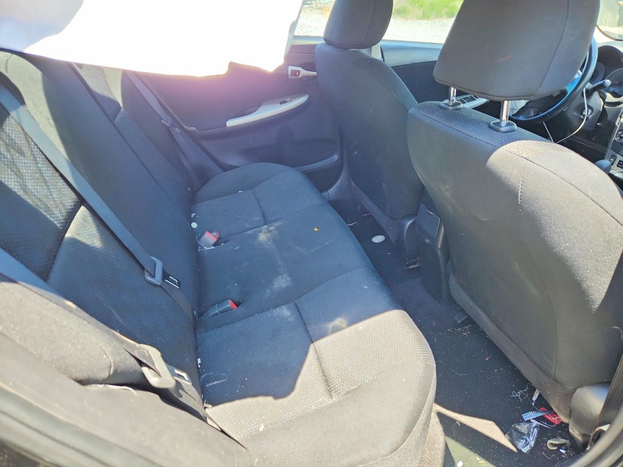 2010 TOYOTA COROLLA S photo 19
