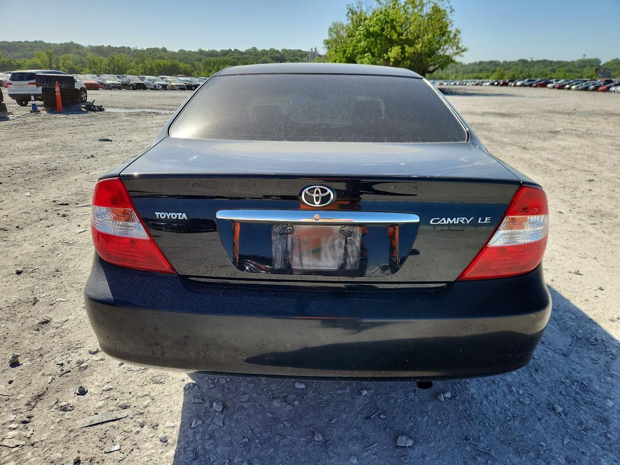 2004 TOYOTA CAMRY LE photo 11