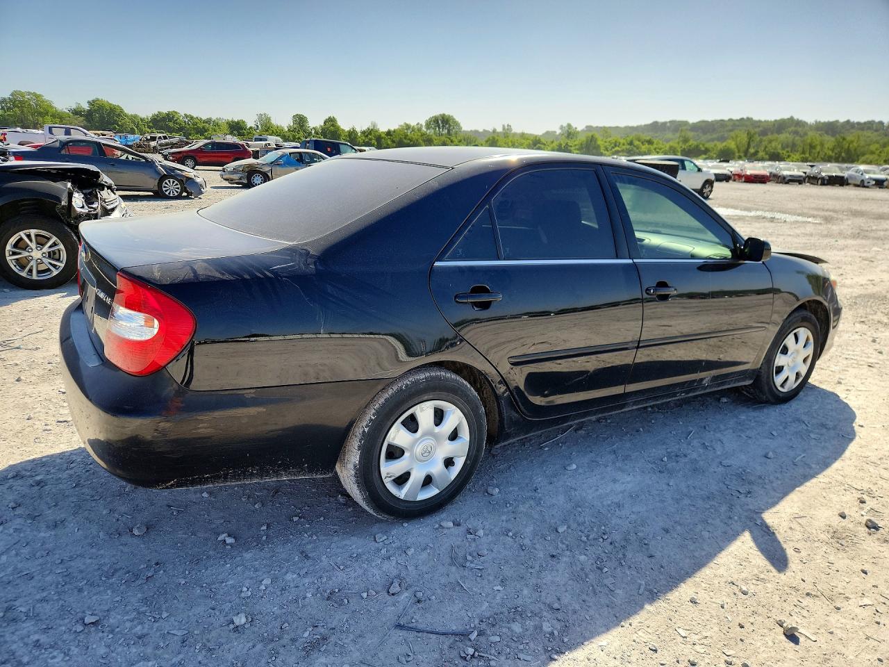 2004 TOYOTA CAMRY LE photo 5