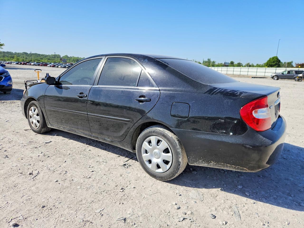 2004 TOYOTA CAMRY LE photo 3