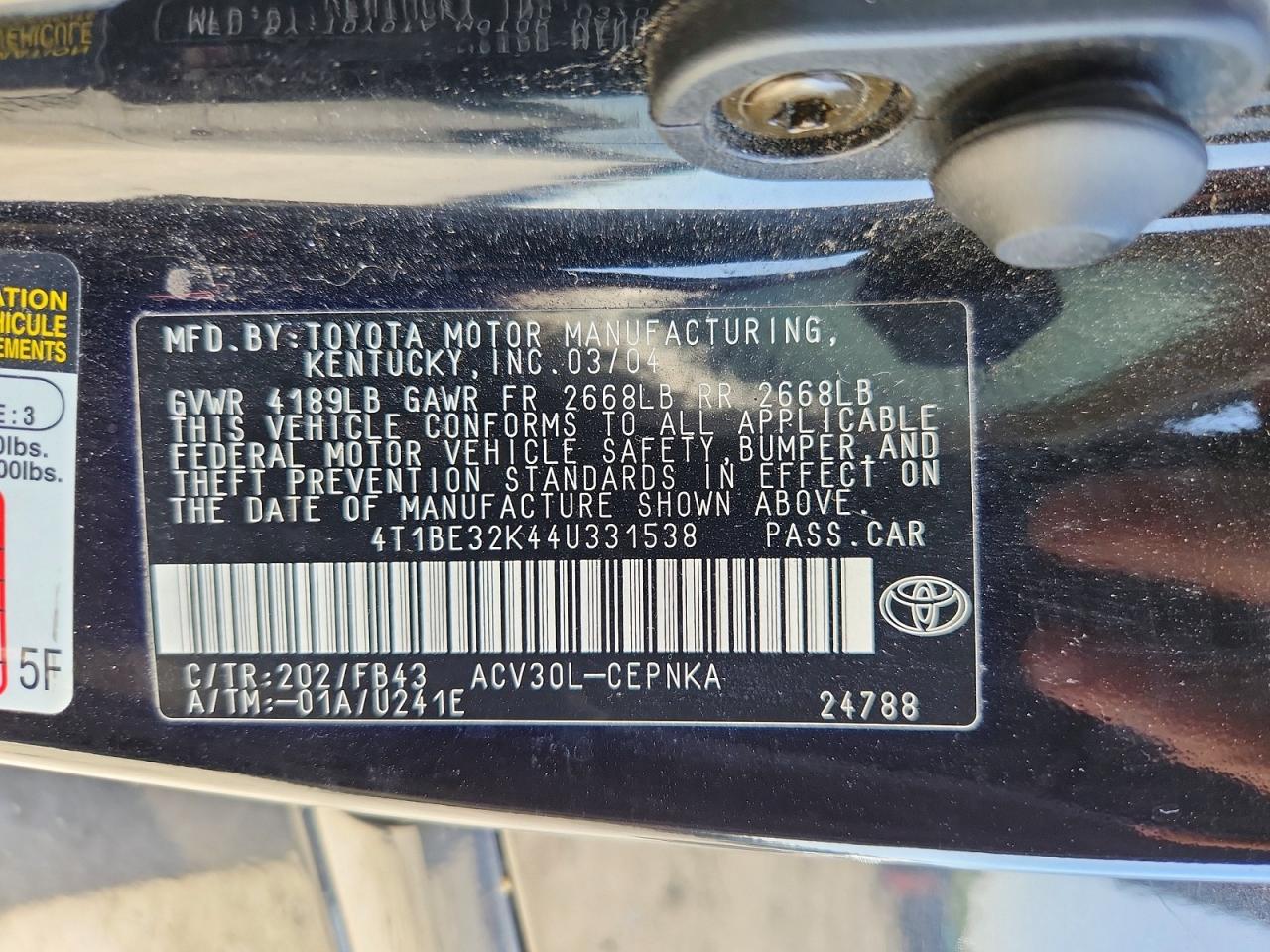 2004 TOYOTA CAMRY LE photo 23