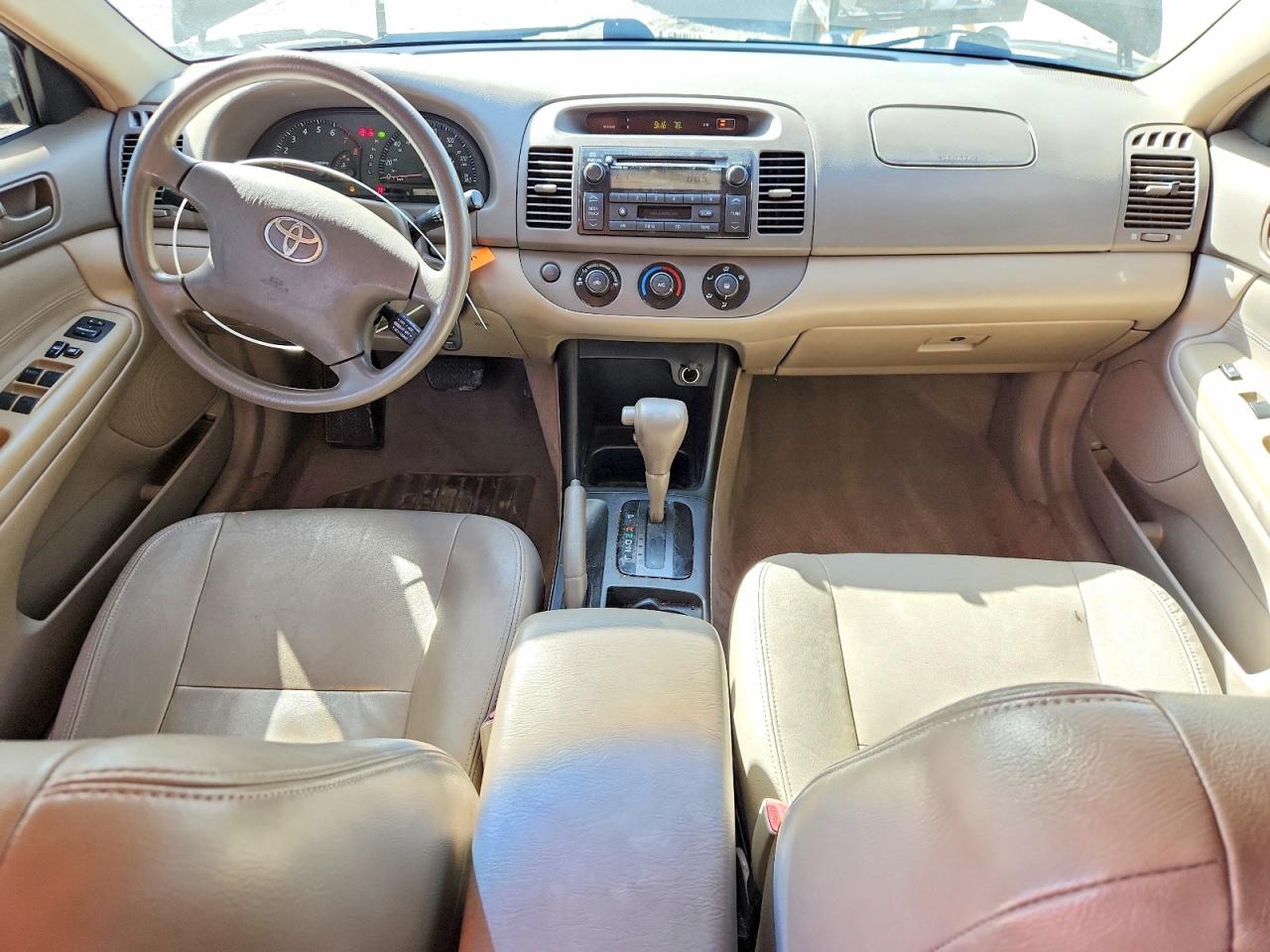 2004 TOYOTA CAMRY LE photo 15