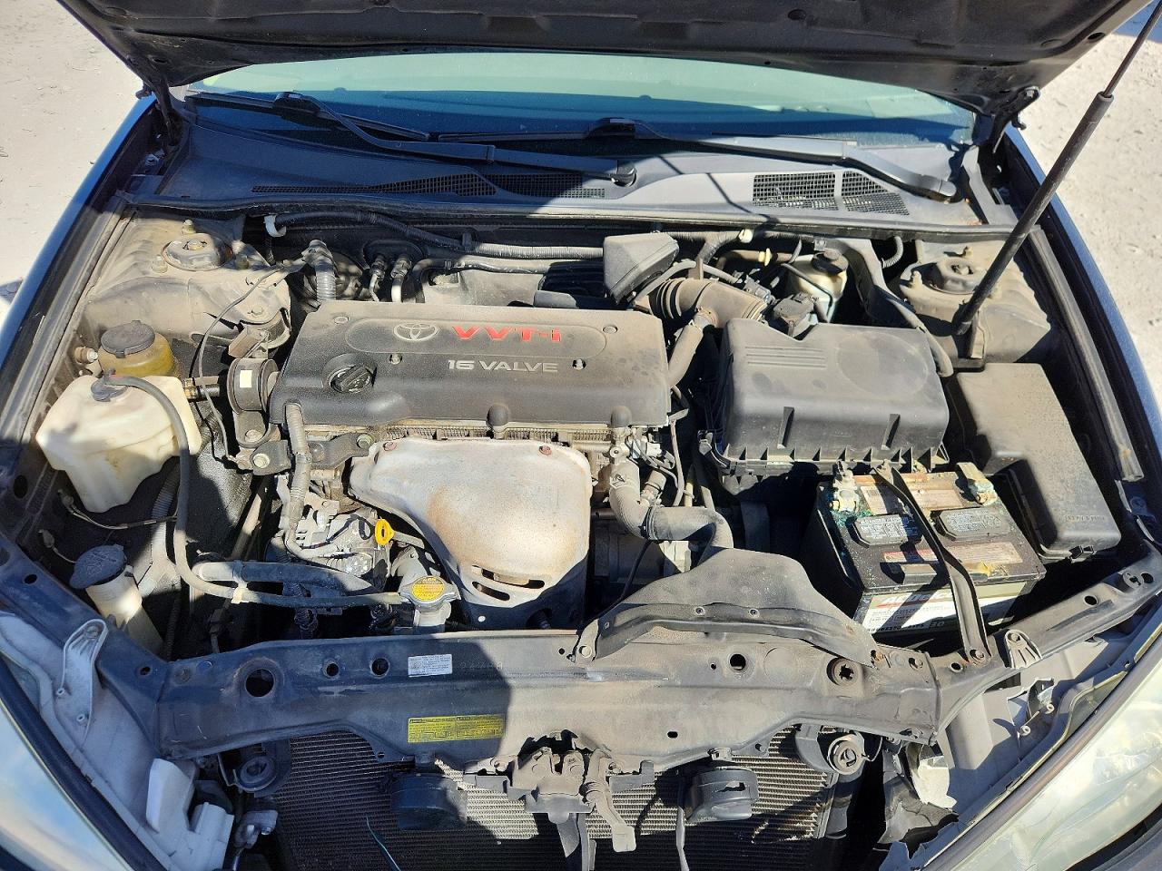 2004 TOYOTA CAMRY LE photo 21