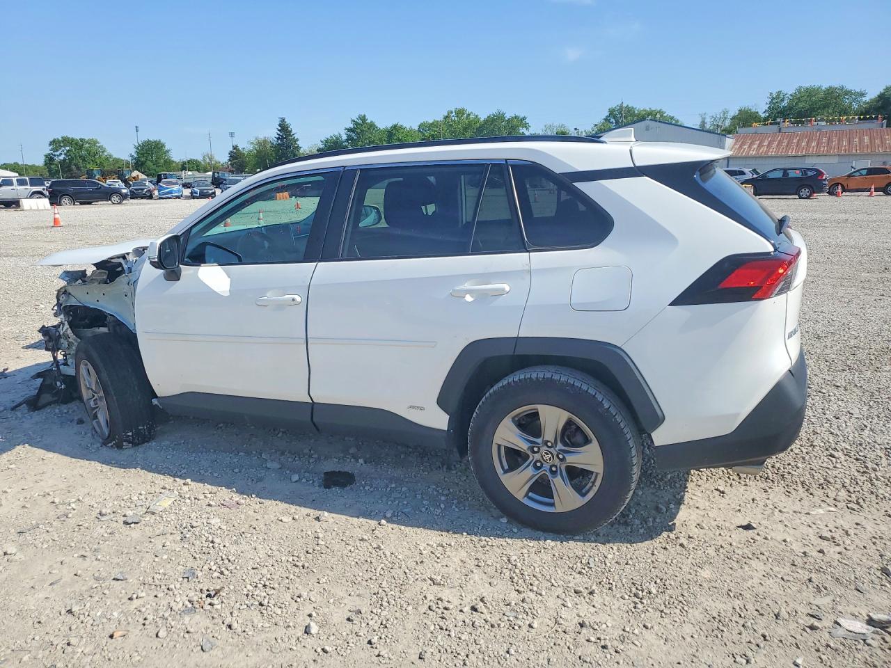 2024 TOYOTA RAV4 LE photo 3