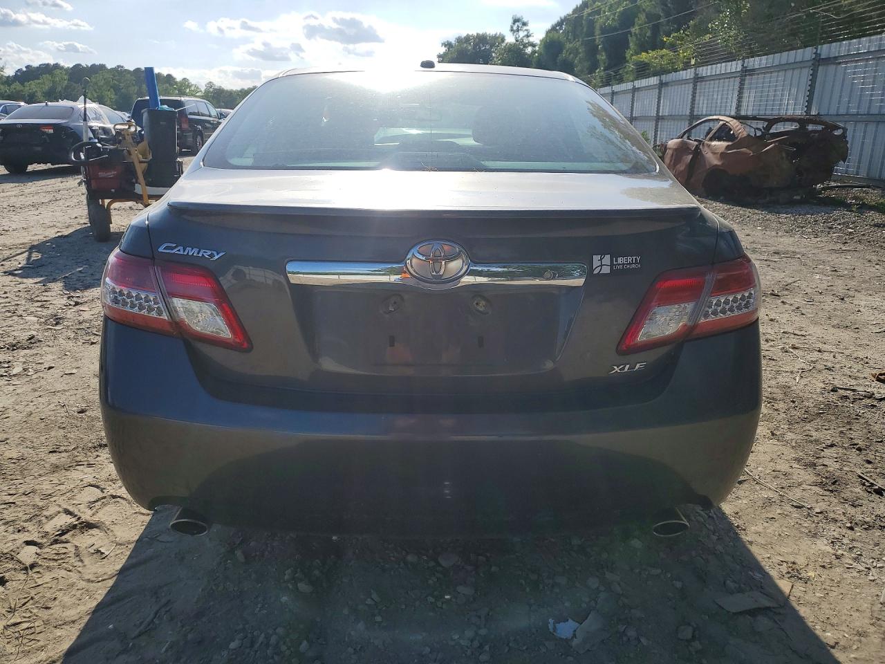 2011 TOYOTA CAMRY XLE V6 photo 16