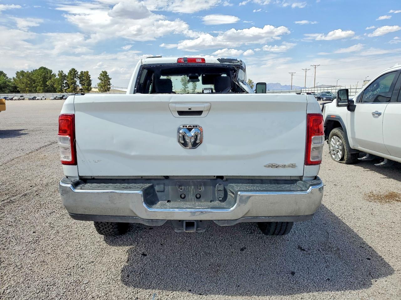 2021 RAM 3500 BIG HORN photo 11