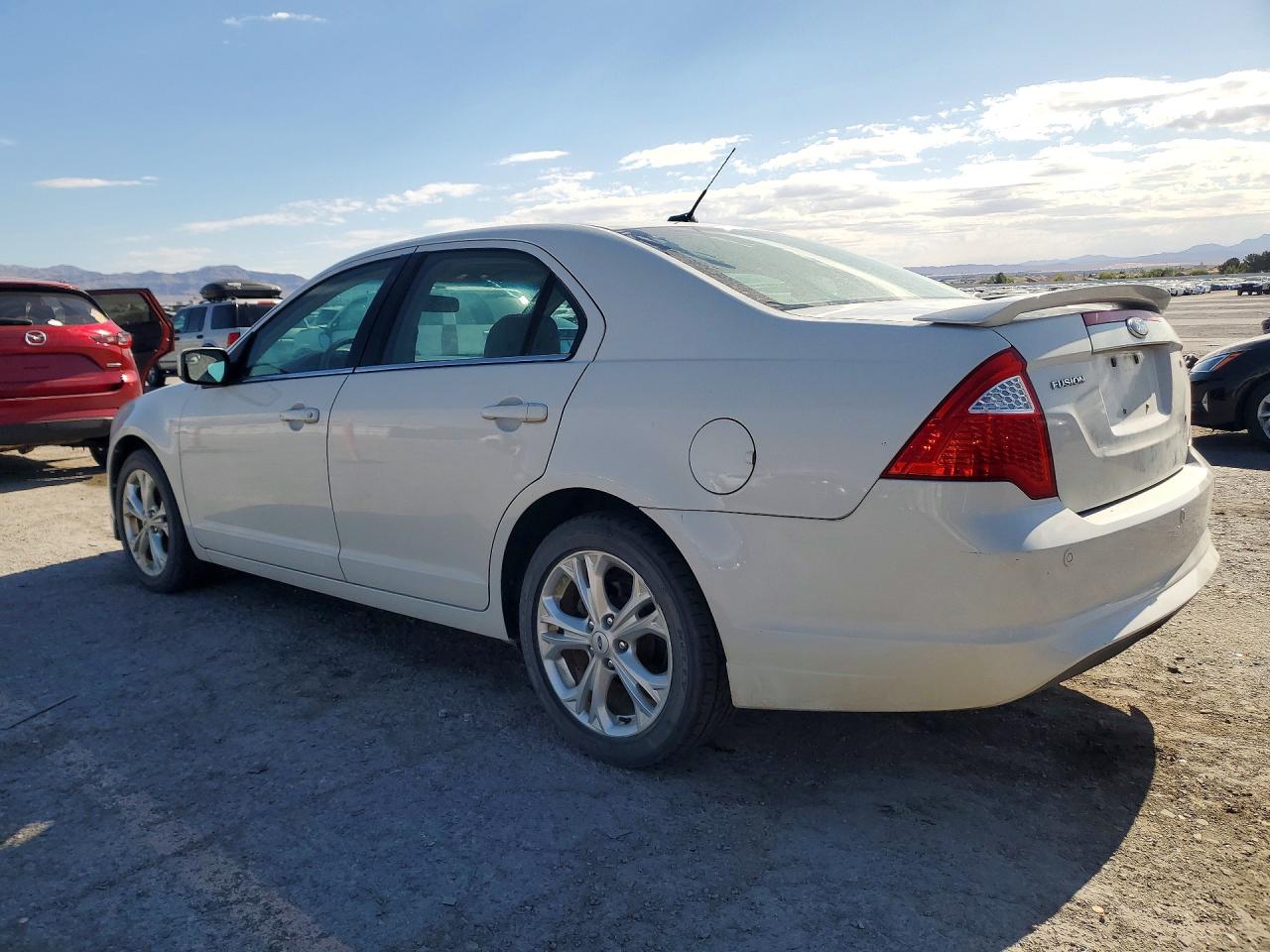 2012 FORD FUSION SE photo 2