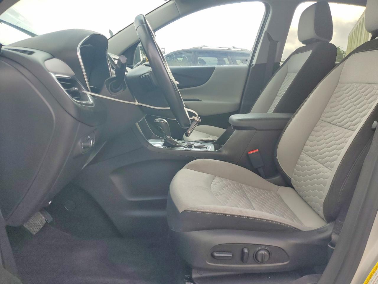 2019 CHEVROLET EQUINOX LT photo 13