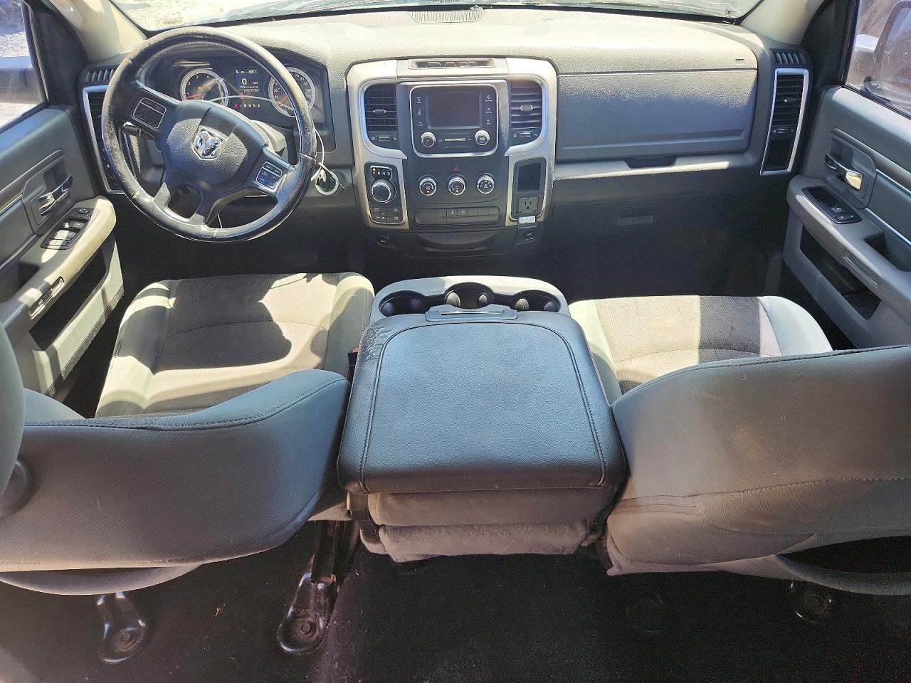2014 RAM 1500 SLT photo 15
