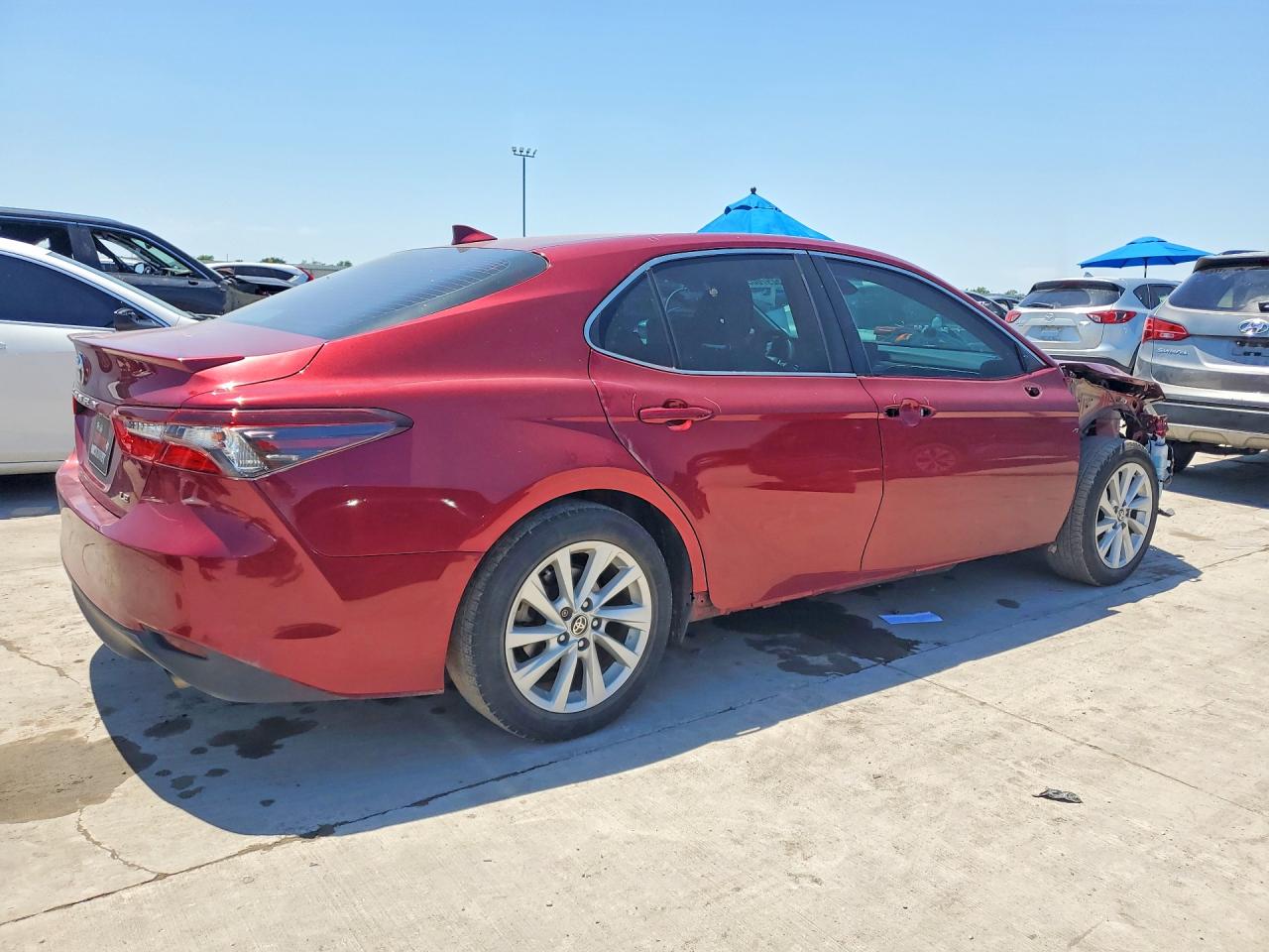2022 TOYOTA CAMRY LE photo 3