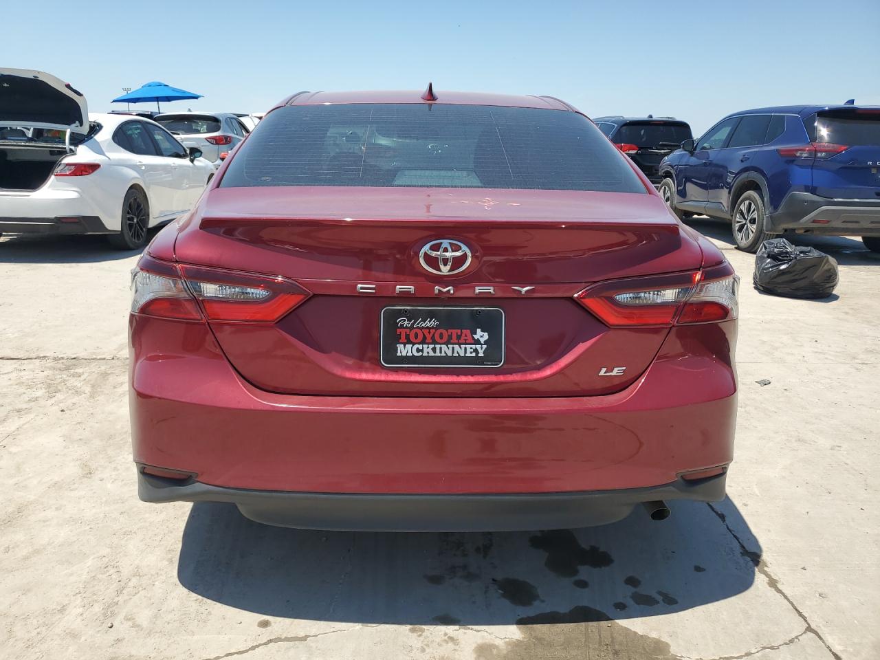 2022 TOYOTA CAMRY LE photo 9