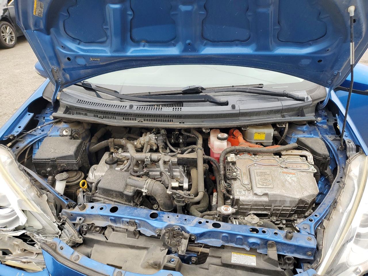 2017 TOYOTA PRIUS C ONE photo 11