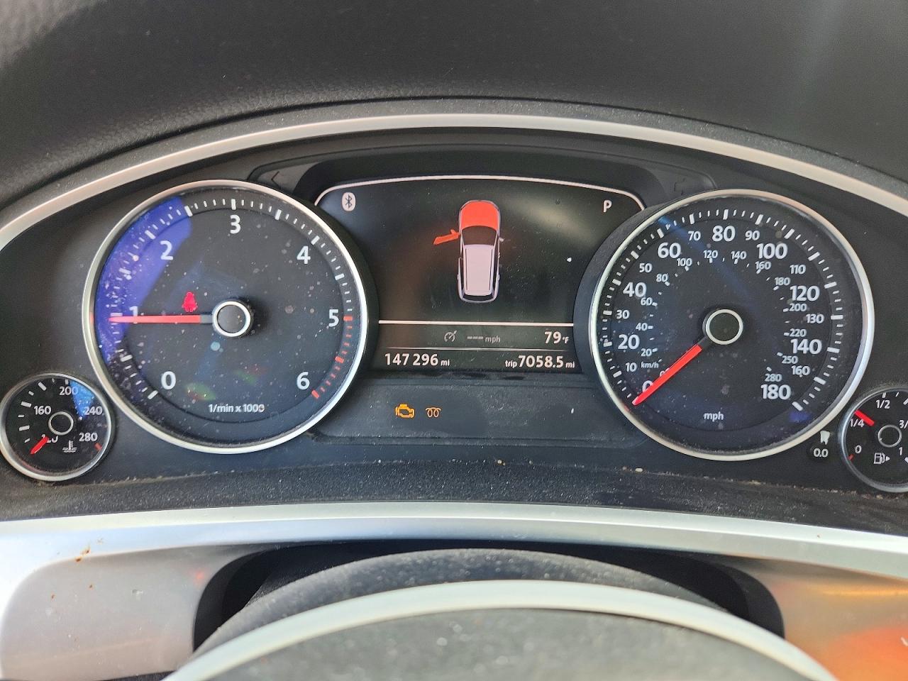 2012 VOLKSWAGEN TOUAREG V6 TDI photo 25