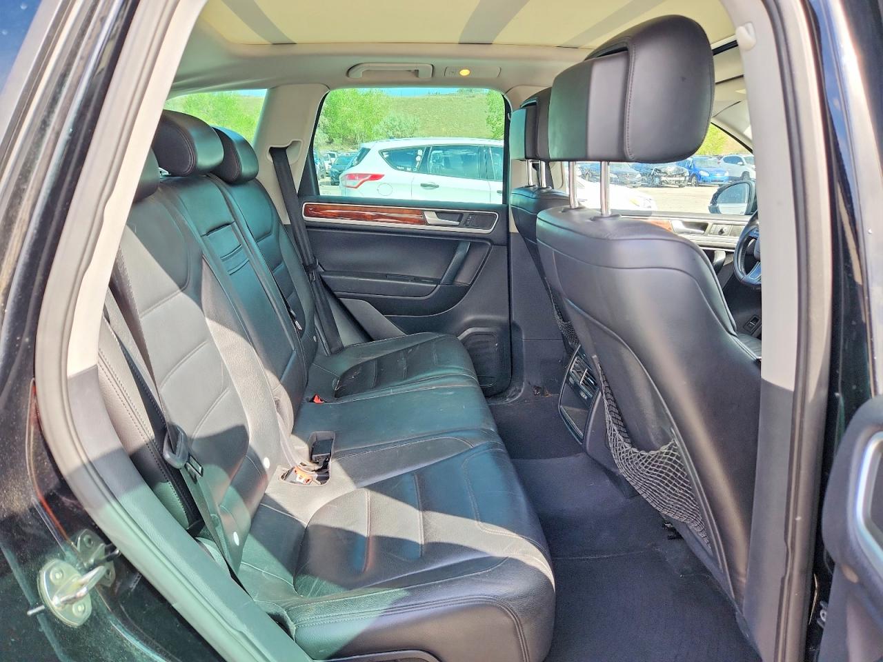 2012 VOLKSWAGEN TOUAREG V6 TDI photo 31