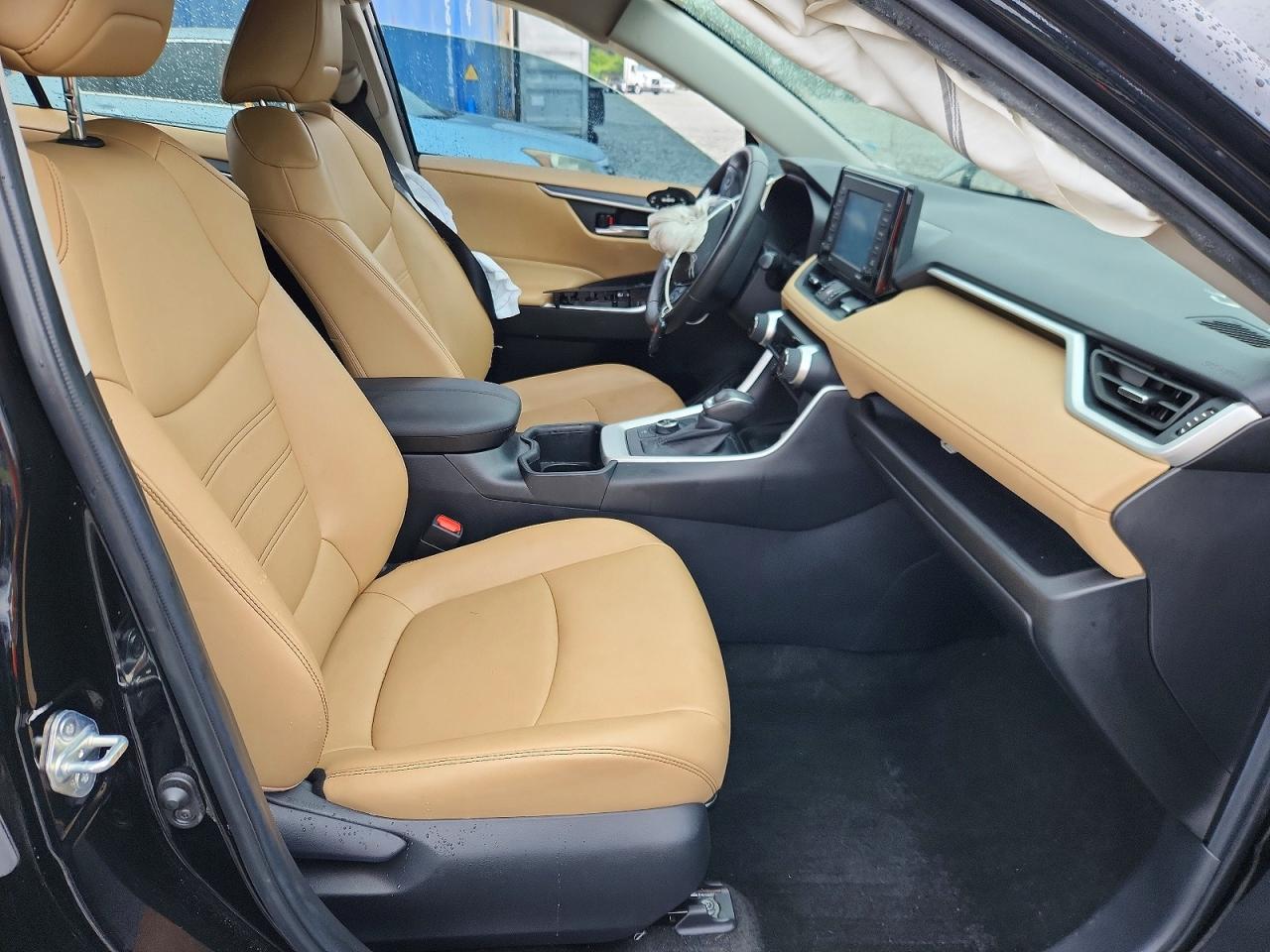 2022 TOYOTA RAV4 XLE PREMIUM photo 19