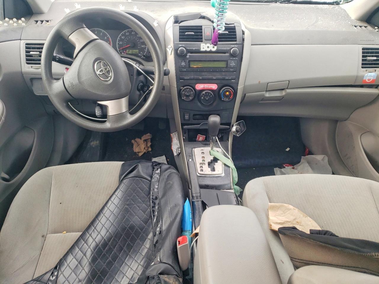 2010 TOYOTA COROLLA LE photo 15
