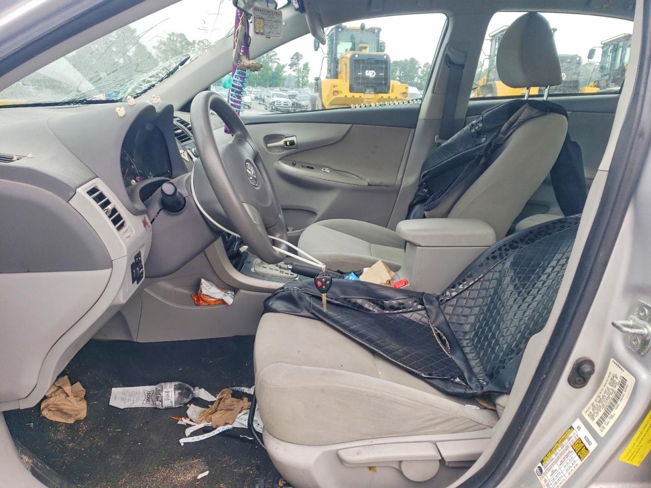 2010 TOYOTA COROLLA LE photo 13