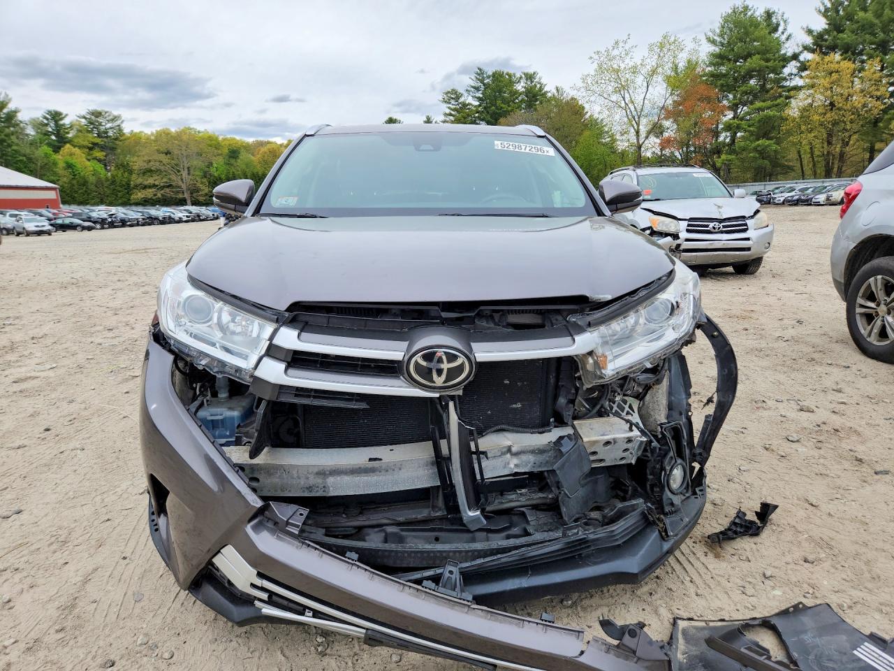 2017 TOYOTA HIGHLANDER XLE photo 9