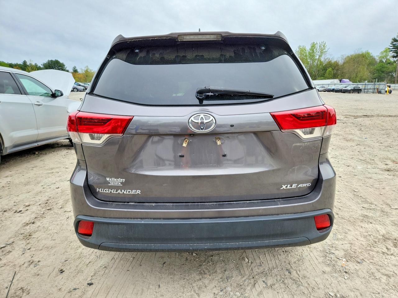 2017 TOYOTA HIGHLANDER XLE photo 11