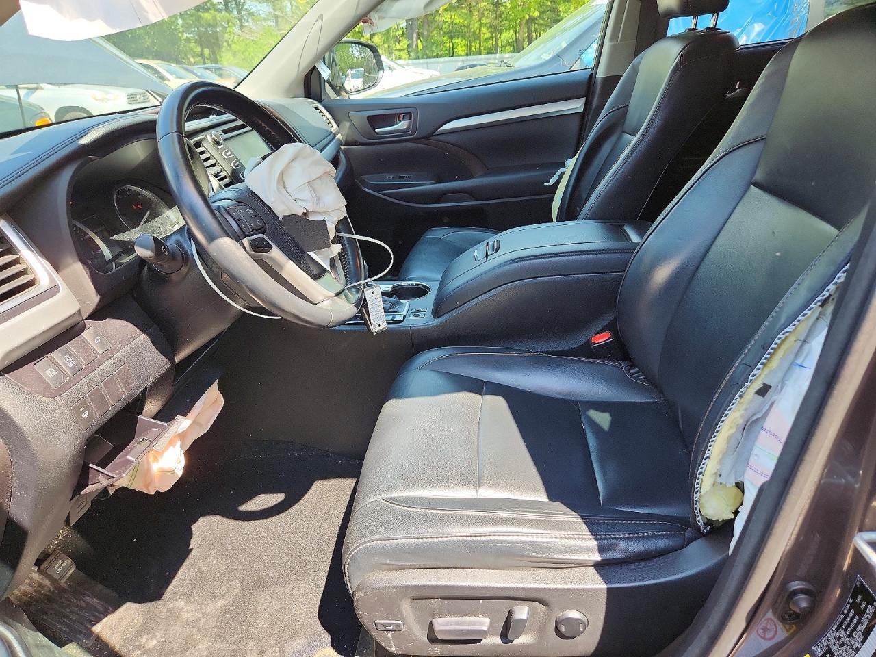 2017 TOYOTA HIGHLANDER XLE photo 13