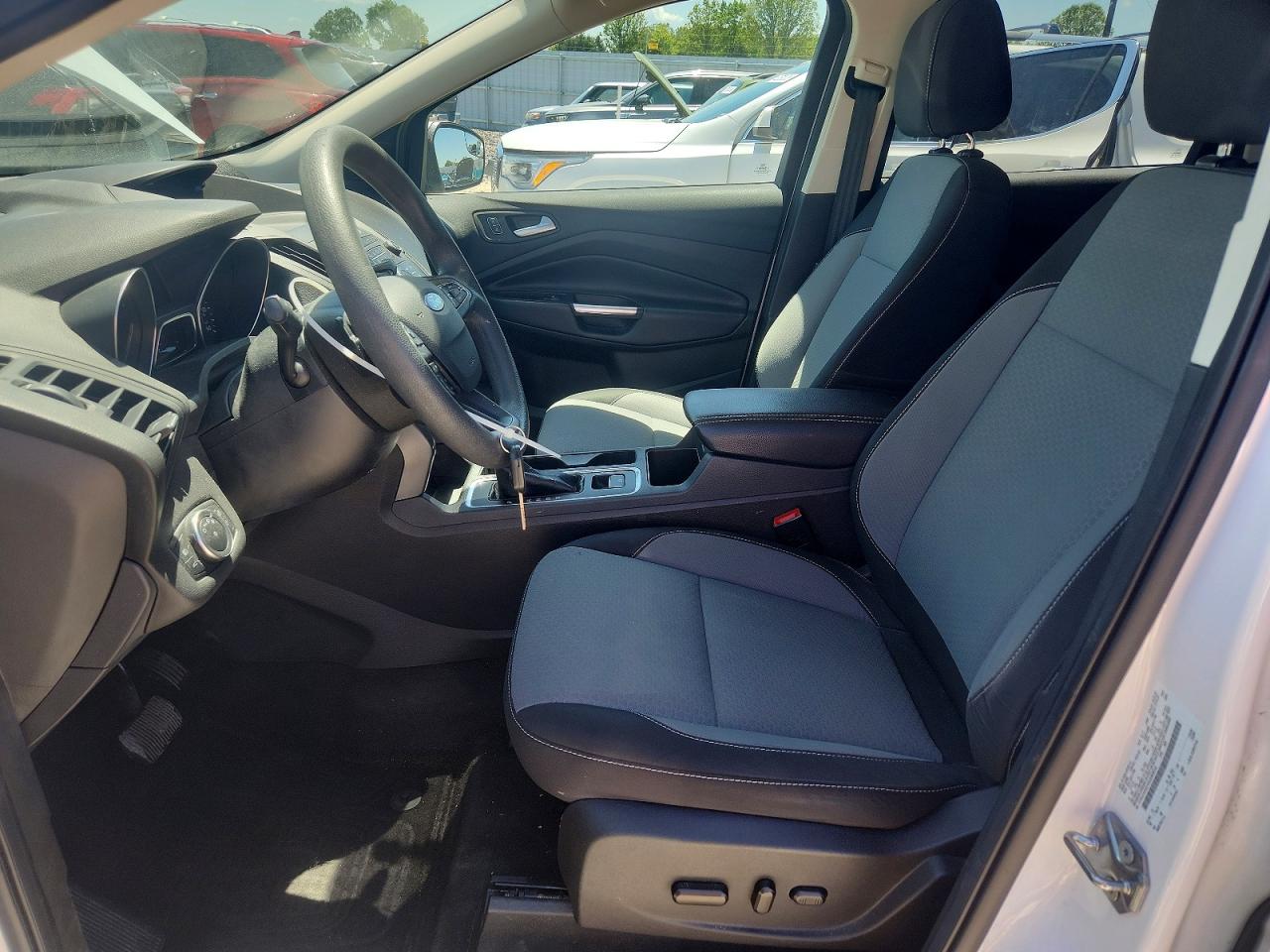 2017 FORD ESCAPE SE photo 7