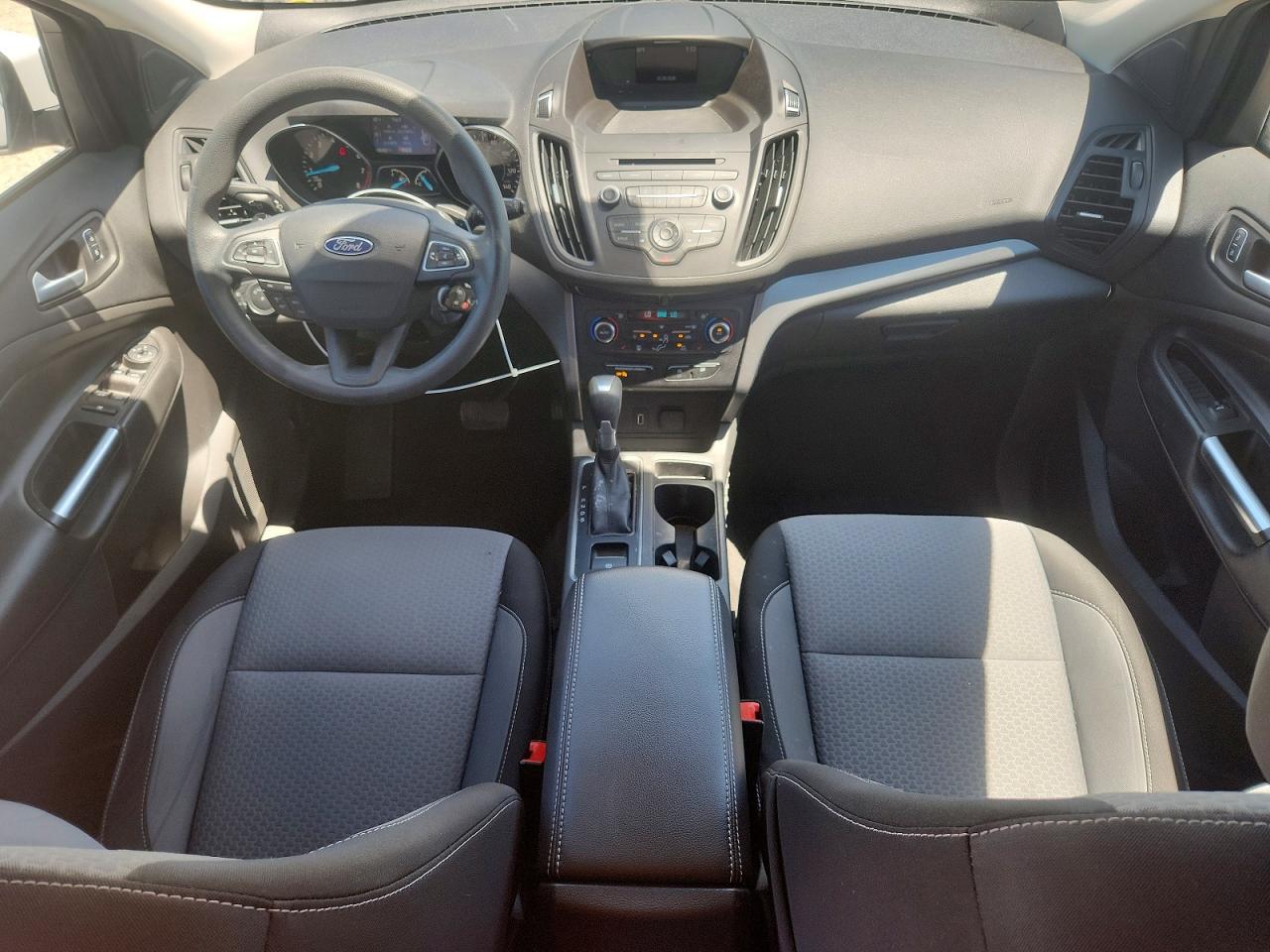 2017 FORD ESCAPE SE photo 8