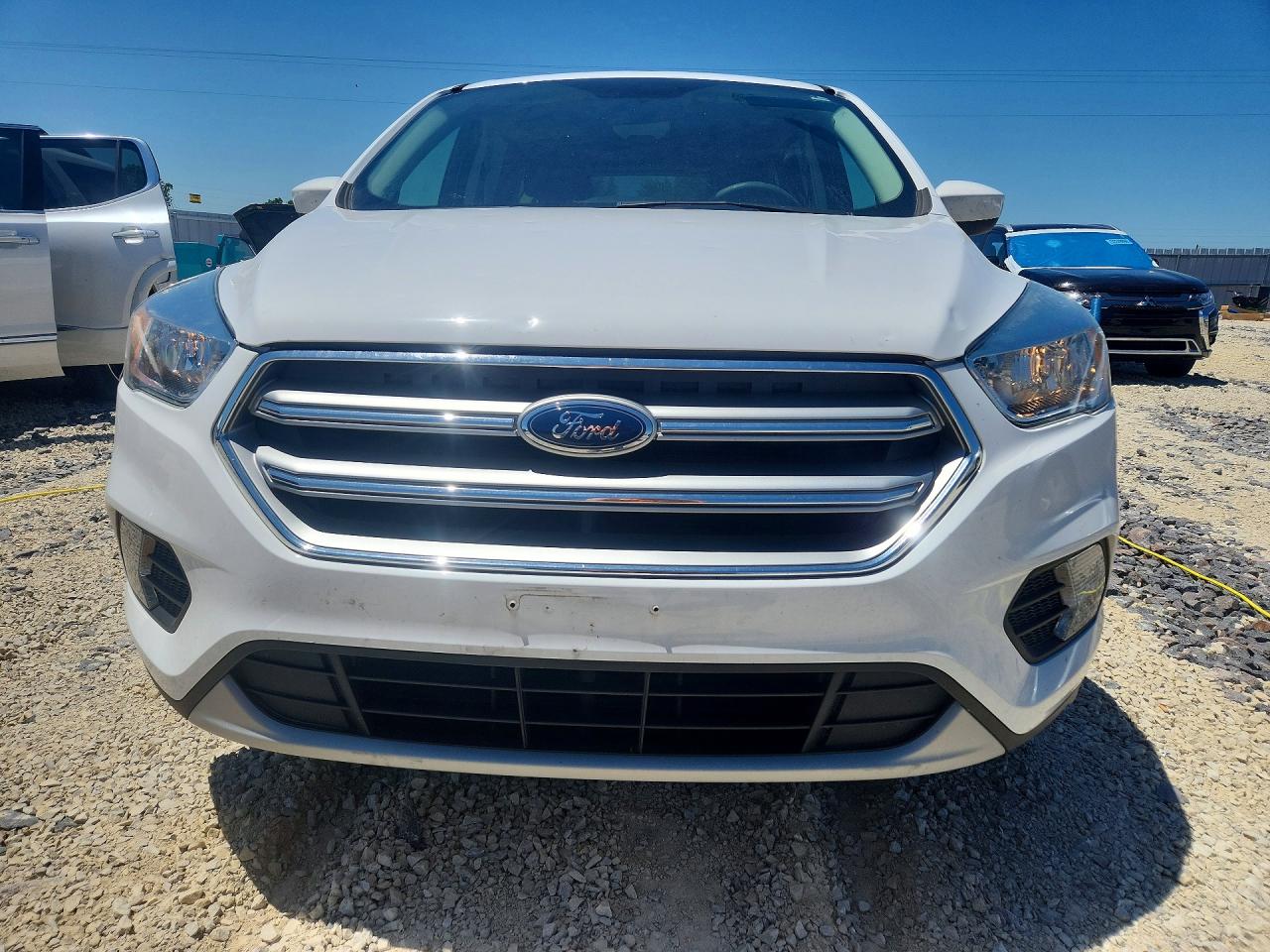 2017 FORD ESCAPE SE photo 5
