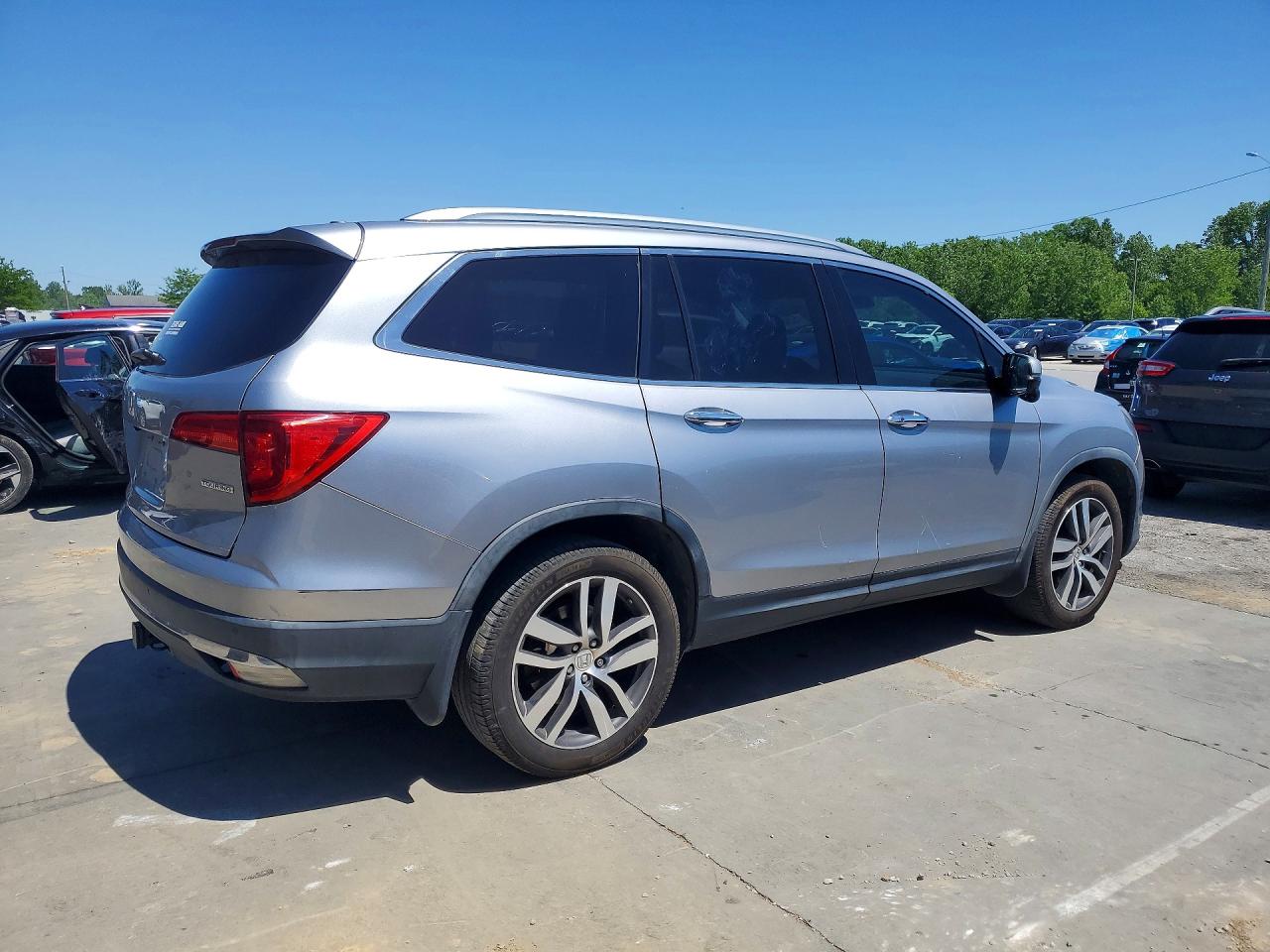 2016 HONDA PILOT TOURING photo 3