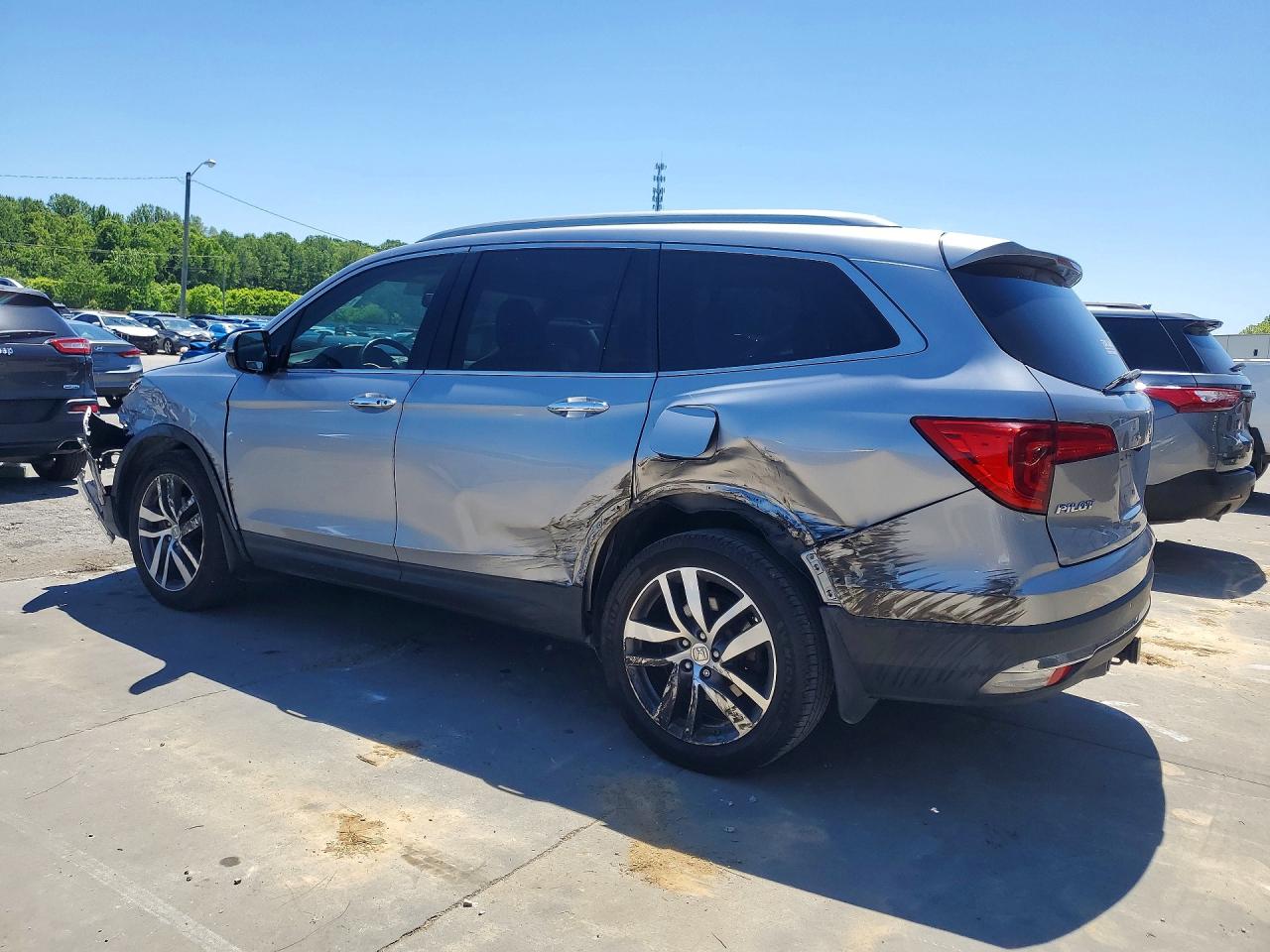2016 HONDA PILOT TOURING photo 2