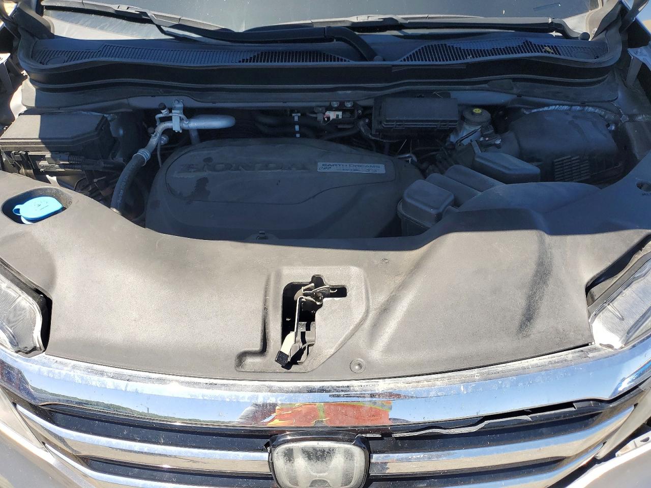 2016 HONDA PILOT TOURING photo 12