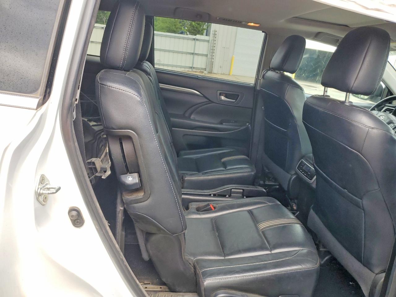 2018 TOYOTA HIGHLANDER SE photo 21