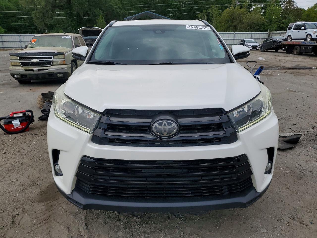 2018 TOYOTA HIGHLANDER SE photo 9