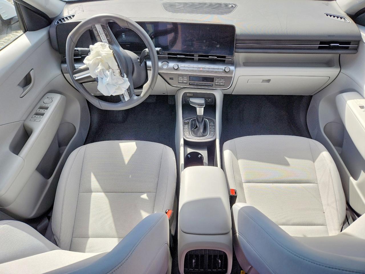 2025 HYUNDAI KONA SEL photo 8