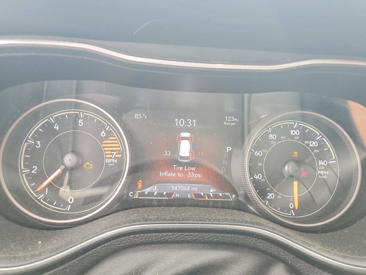 2019 JEEP CHEROKEE LIMITED photo 9