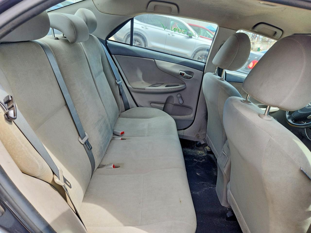 2013 TOYOTA COROLLA L photo 19
