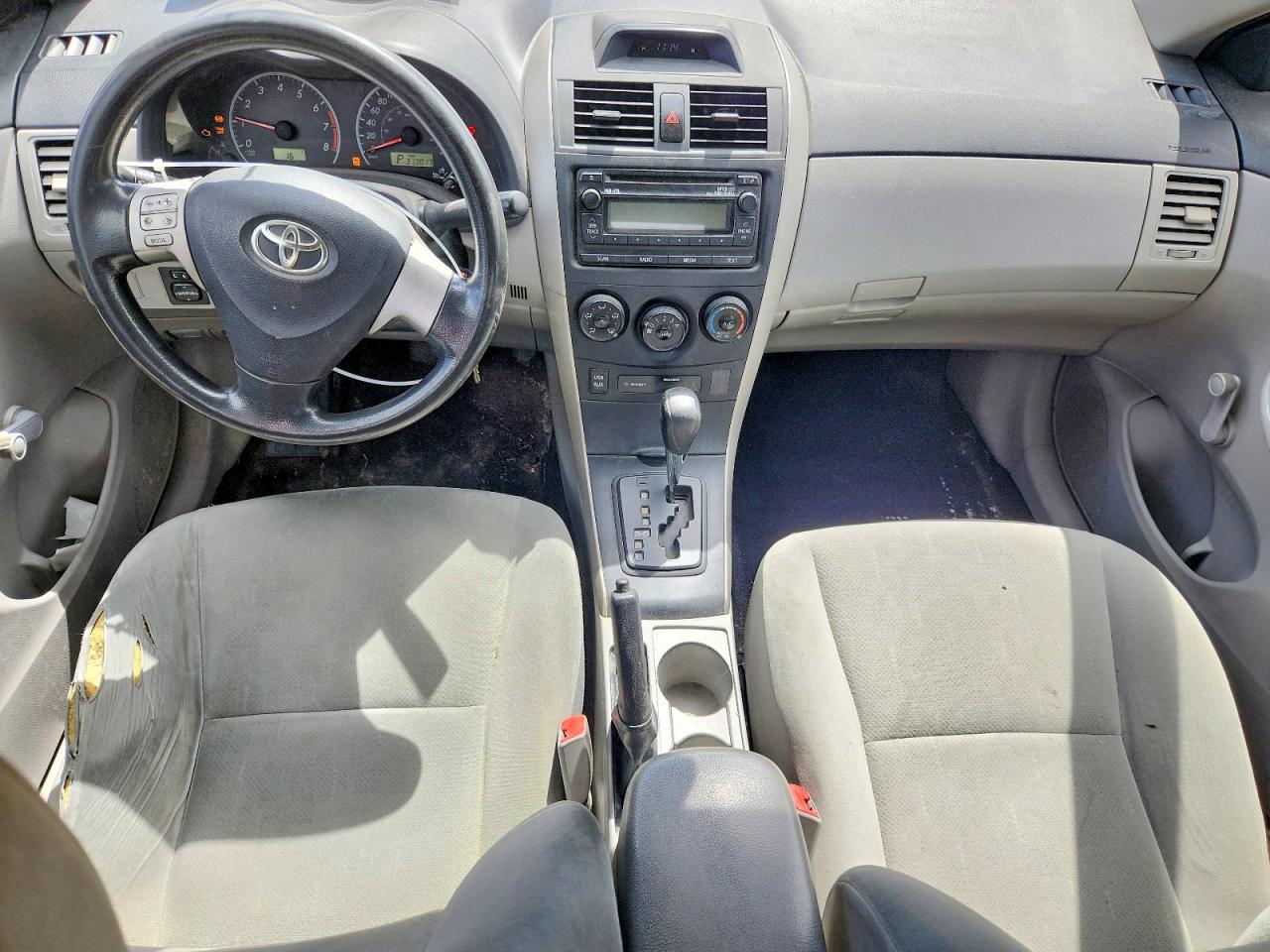 2013 TOYOTA COROLLA L photo 15