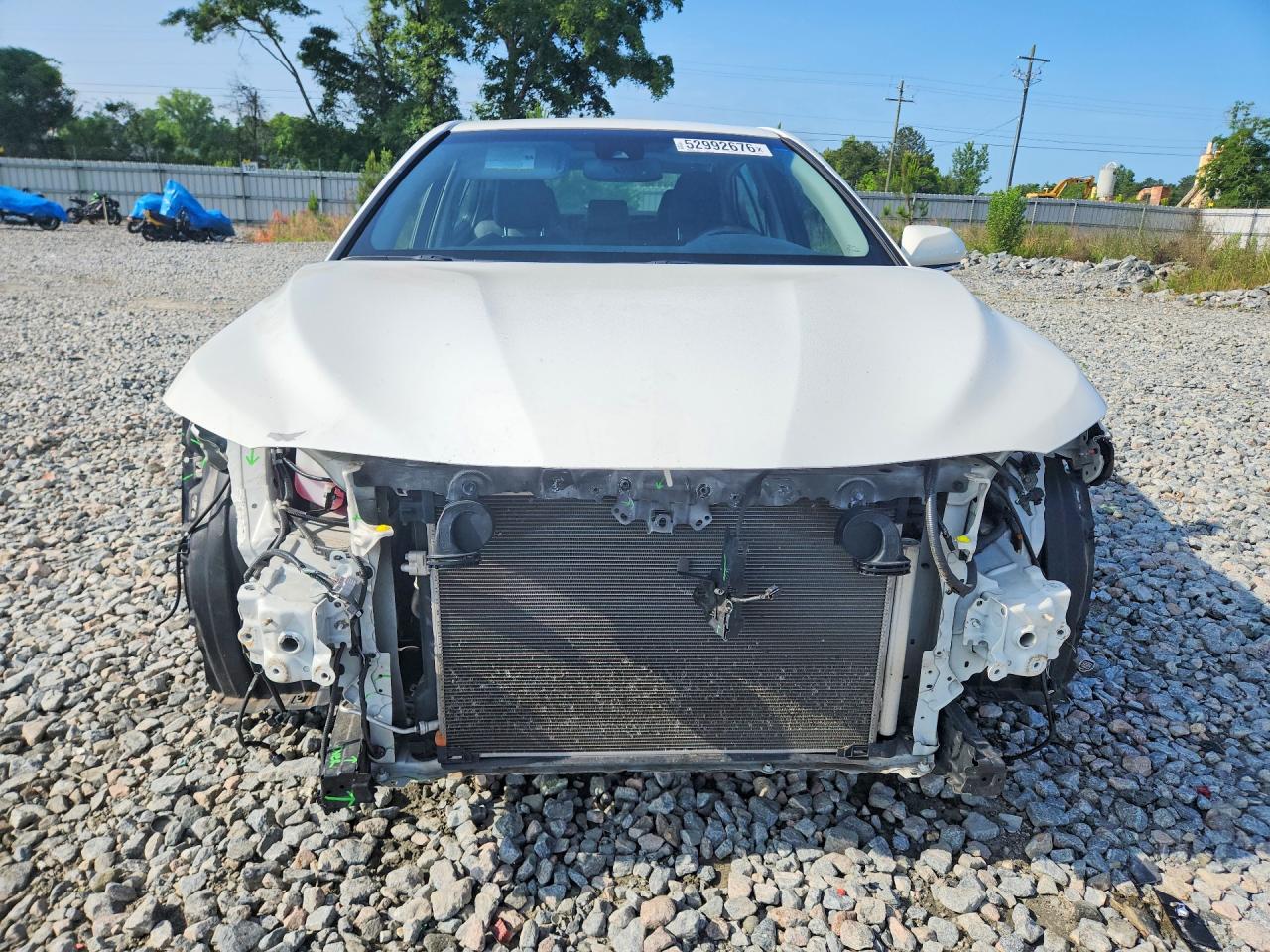 2018 TOYOTA CAMRY LE photo 5