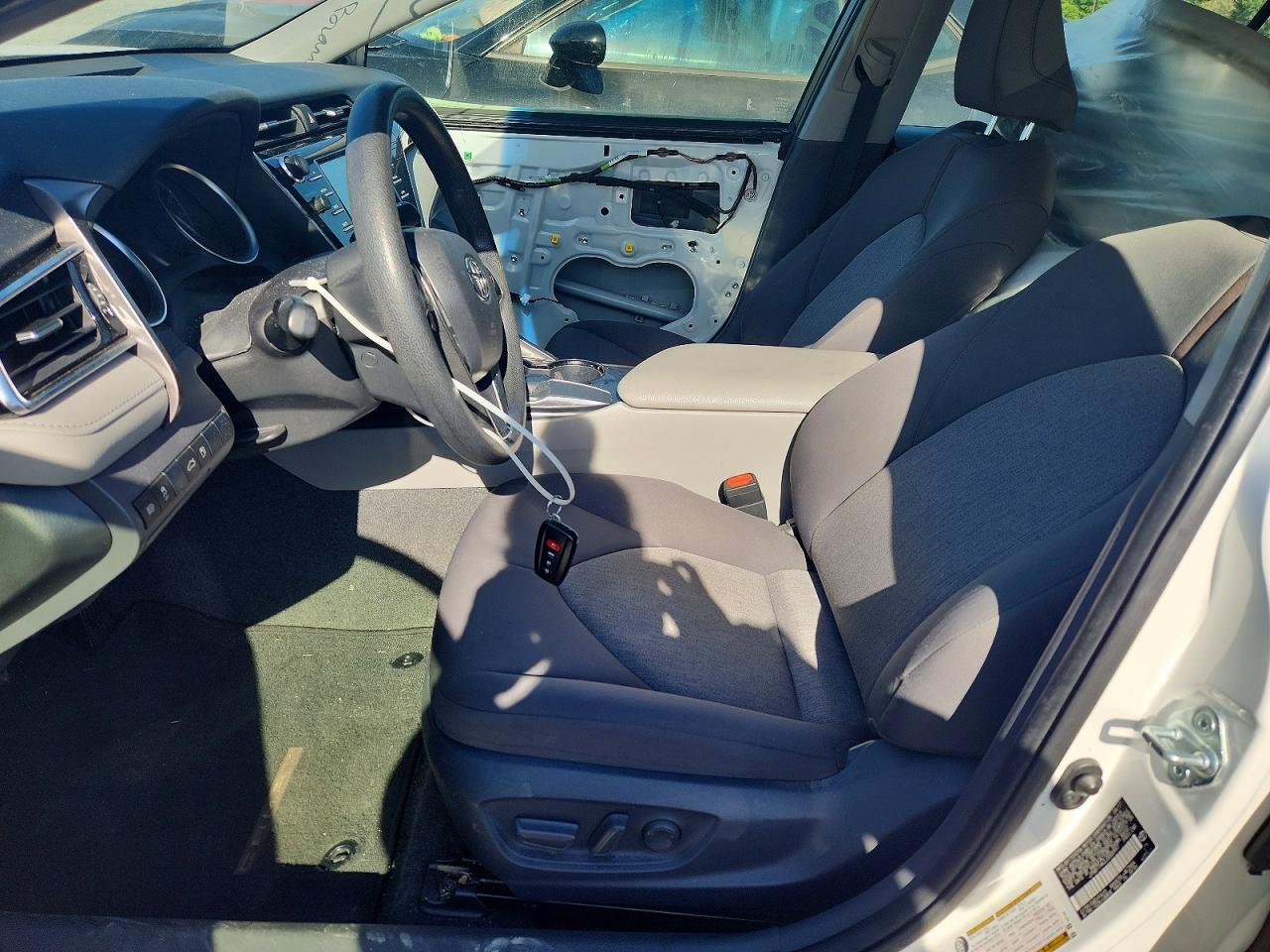 2018 TOYOTA CAMRY LE photo 7