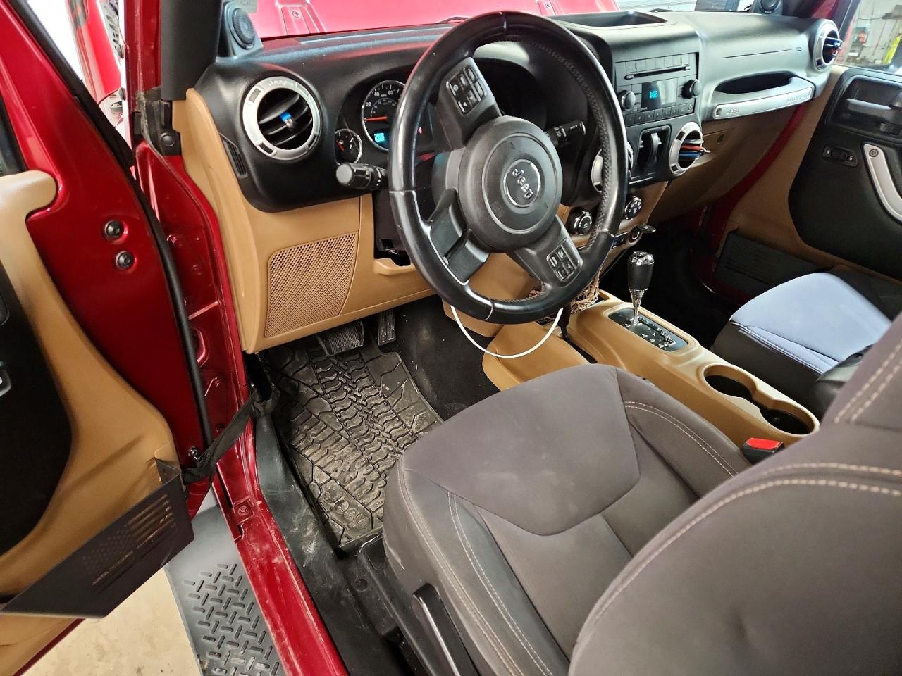 2013 JEEP WRANGLER SAHARA photo 22