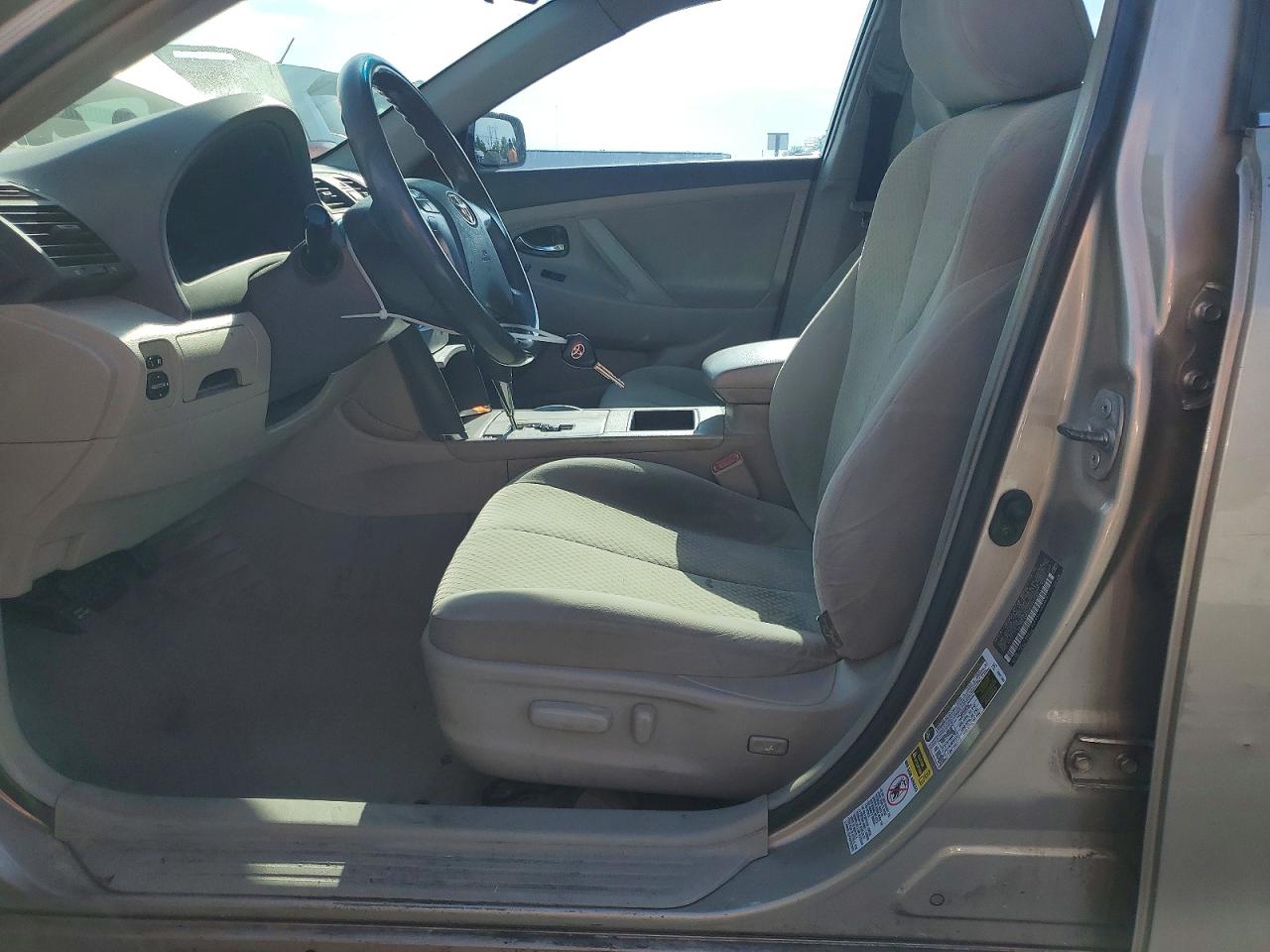 2009 TOYOTA CAMRY LE photo 13