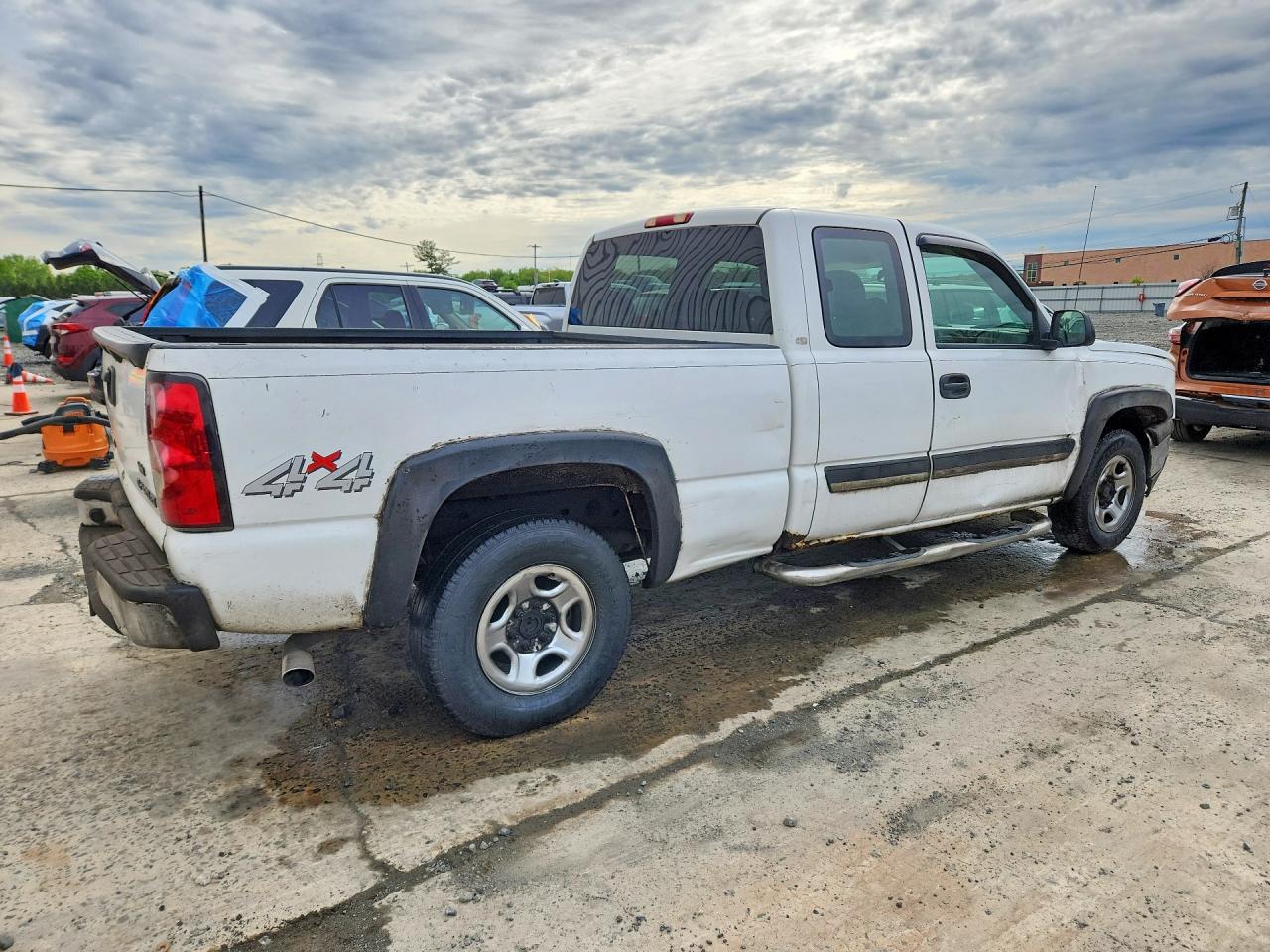 2004 CHEVROLET SILVERADO K1500 photo 5